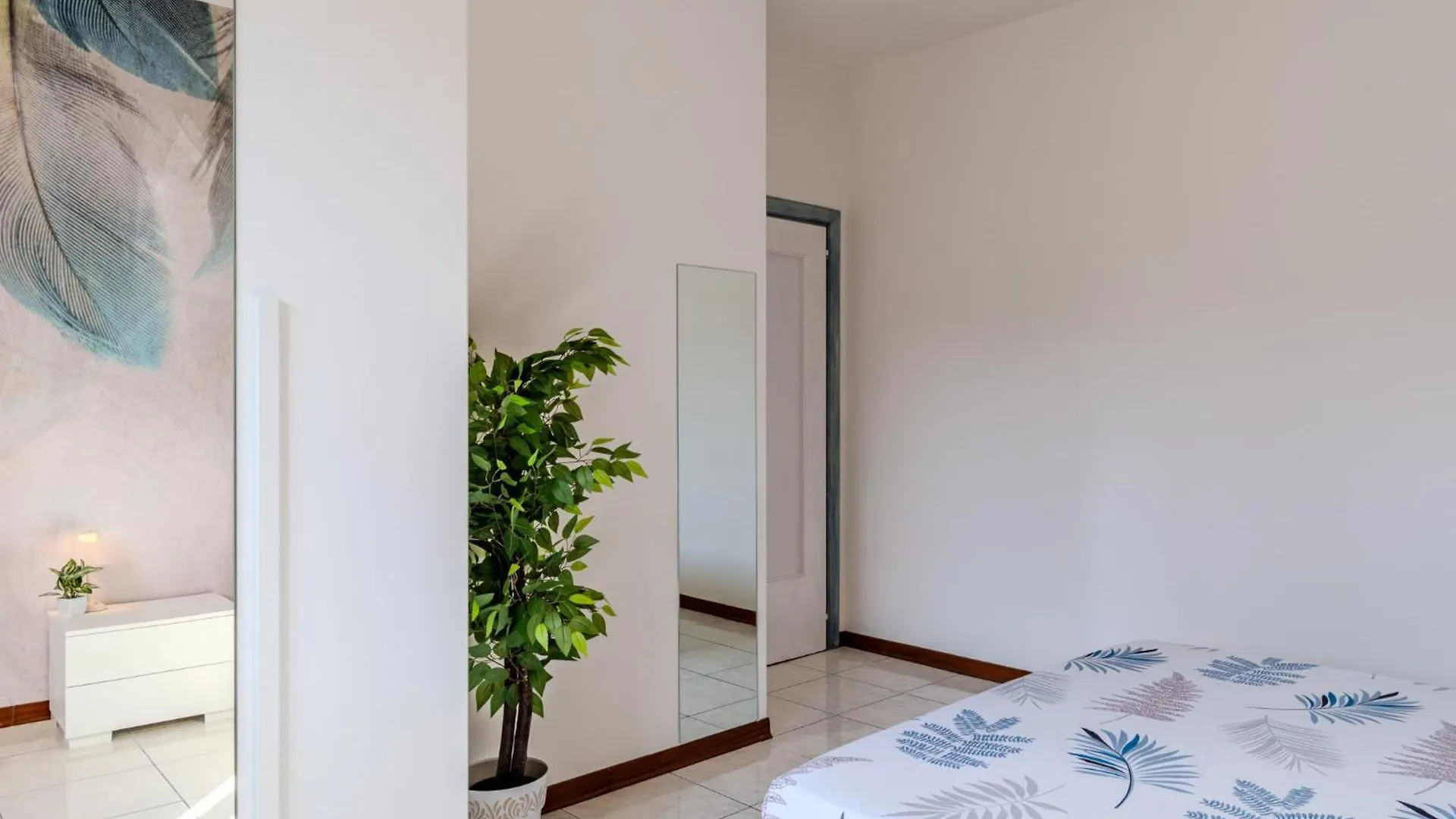 Apartment Leo By Interhome Lenno