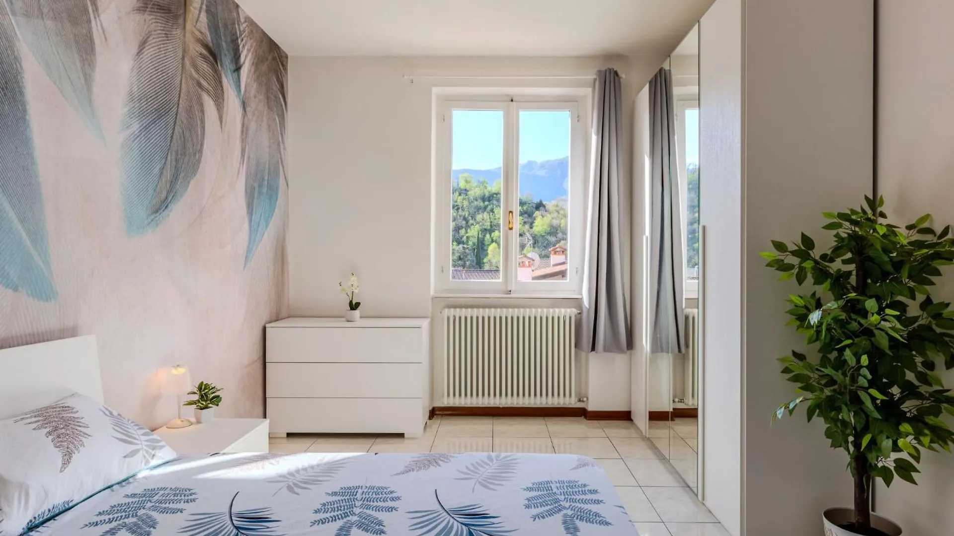 Apartment Leo By Interhome Lenno